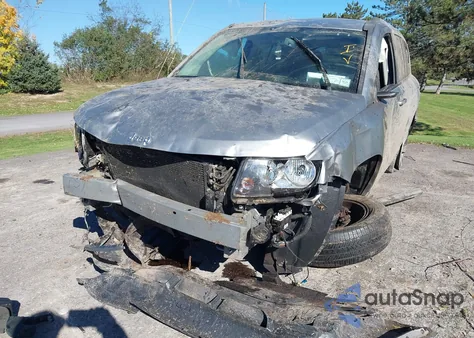 2016 Jeep Compass High Altitude Edition z USA, uszkodzony, nr VIN 1C4NJDEB6GD739395